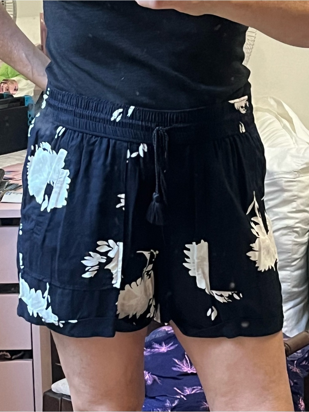 Lucky Brand Shorts LARGE Flowy Rayon - Elastic Drawstring Waist - Pockets Black